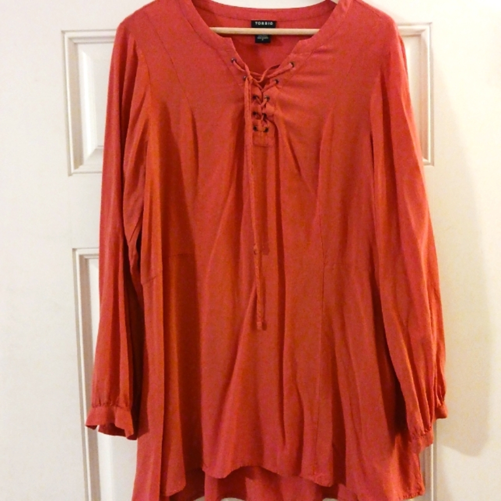 💜 Torrid v-neck long sleeves blouse. Size 2